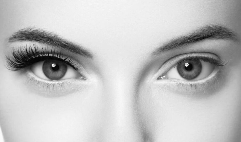 5 reasons your eyelashes might fall out