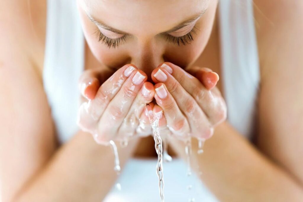 Removing Your Eyelash Extensions at Home Safely
